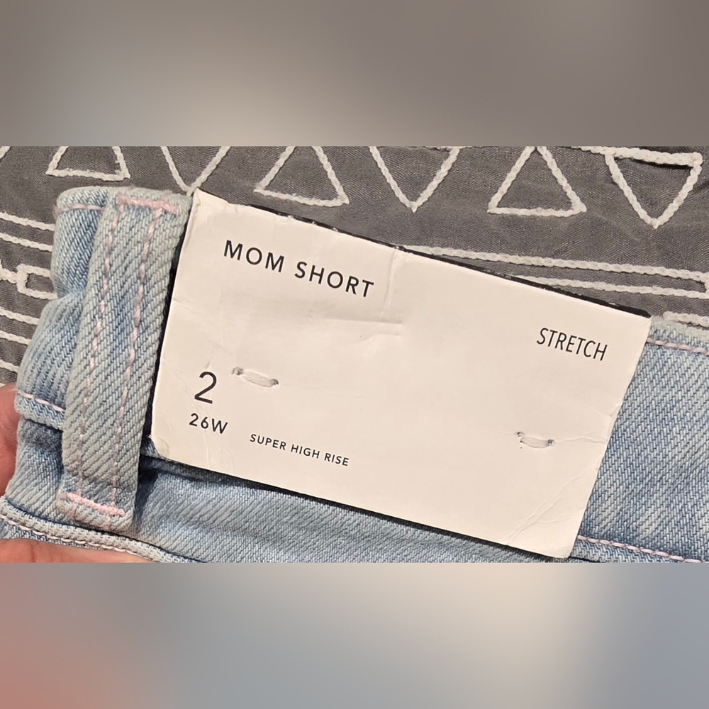 American Eagle Super High Rise Mom Shorts Size 2/26 - Picture 3 of 7